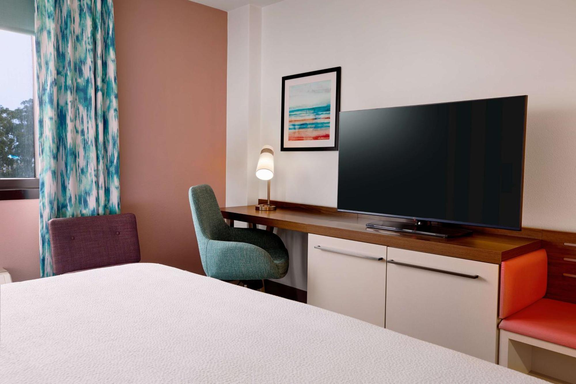 Hilton Garden Inn Los Angeles Airport Exterior photo