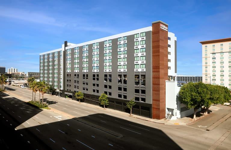 Hilton Garden Inn Los Angeles Airport Exterior photo